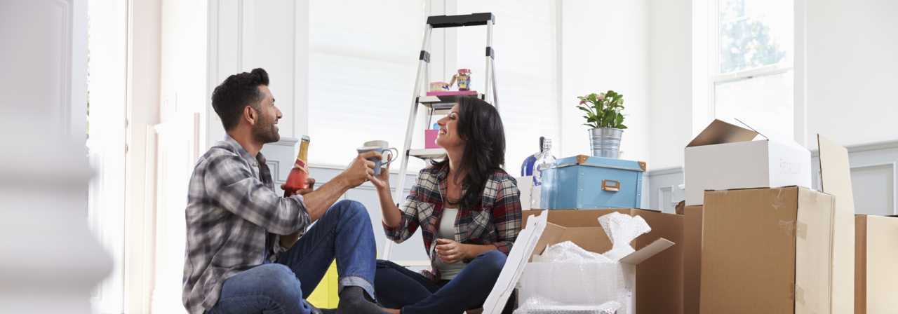 Expat reviewing a Dutch rental contract
